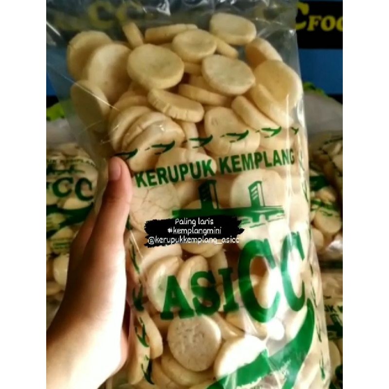 

Kerupuk Kemplang Khas palembang..