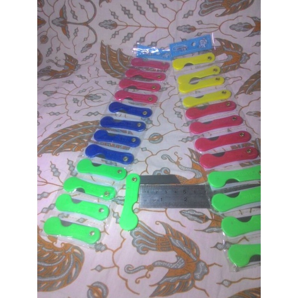 

PISAU PEMES / CUTTER LIPAT
