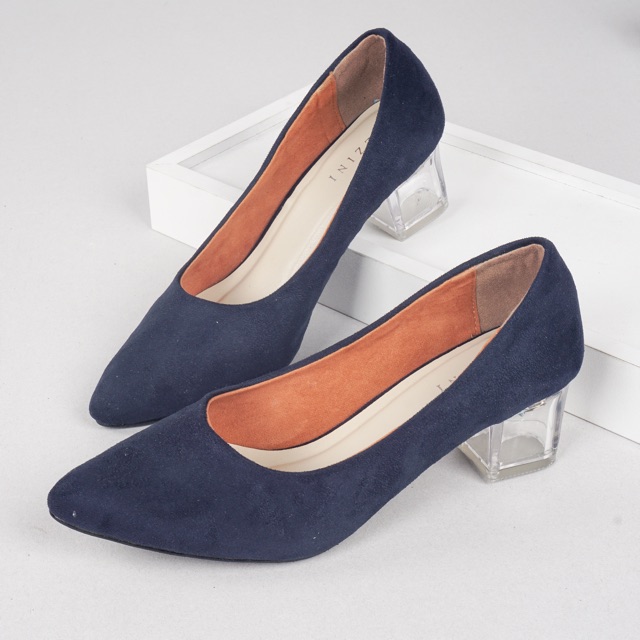 Captain Plaza - Guzzini Mn 357 Biru Navy - Sepatu Block Heels Beludru Tumit Bening