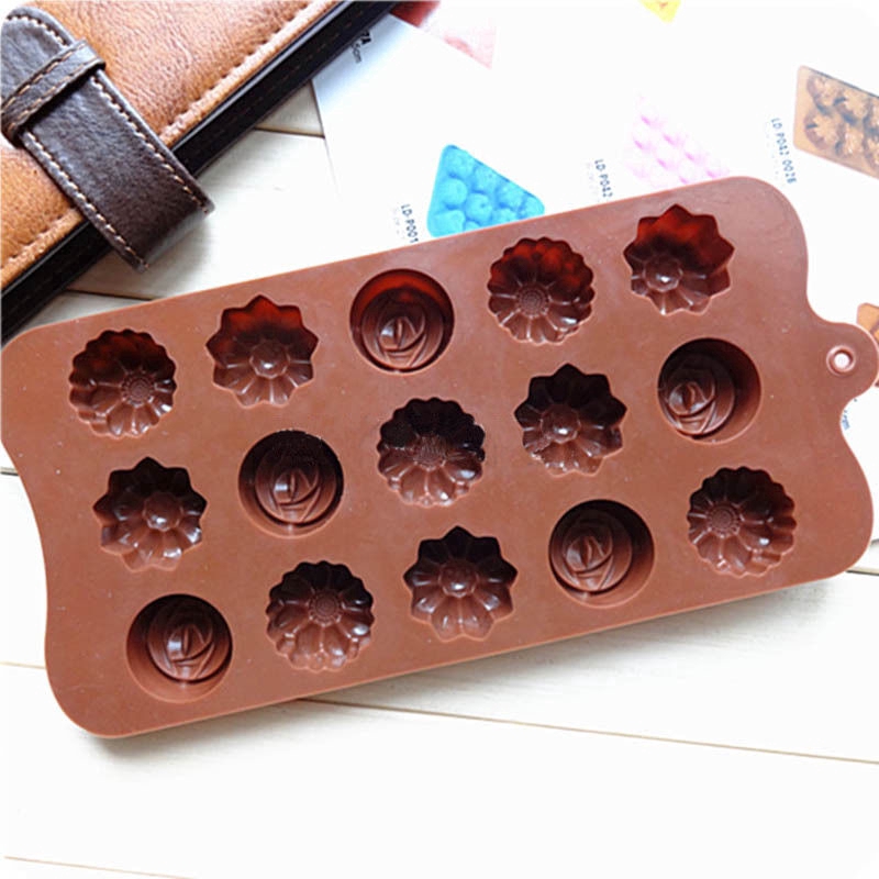 Cetakan Es / Coklat / Jelly / Permen Bentuk Bunga Mawar 15 Lubang Bahan Silikon