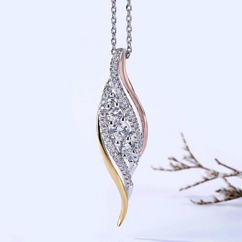 [Ready Stock]Fashion New Diamond Leaf Pendant Gold-Plated Necklace