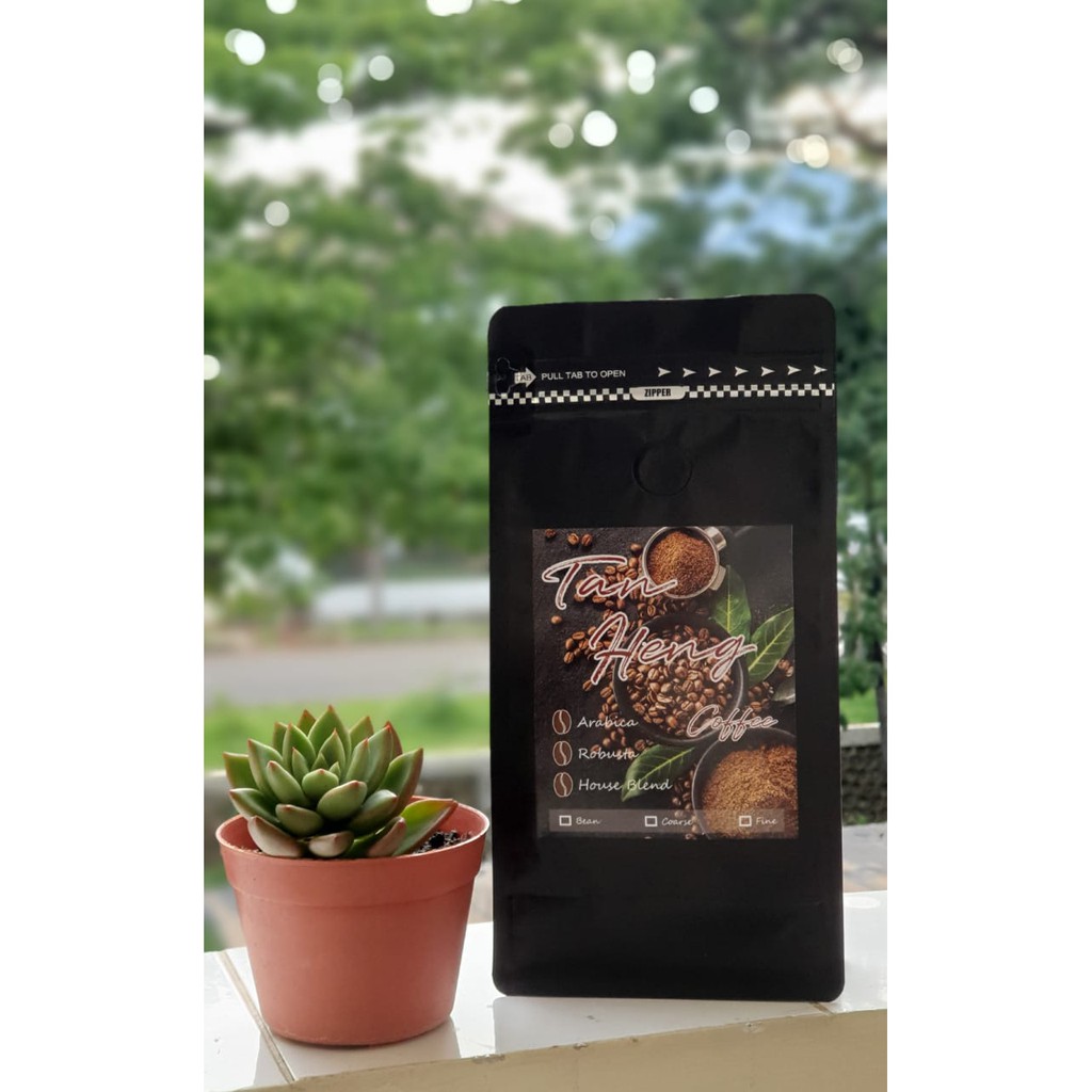 

Kopi ARABIKA/ Kopi Bubuk ROBUSTA/Kopi House Blend/ Kopi Hitam / Kopi Flores 500Grm