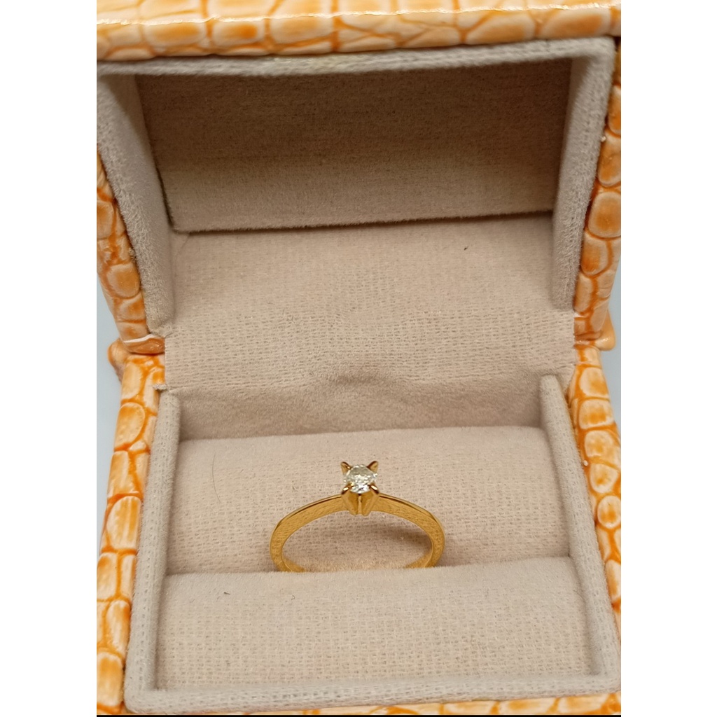 Cincin solitaire mata satu emas berlian