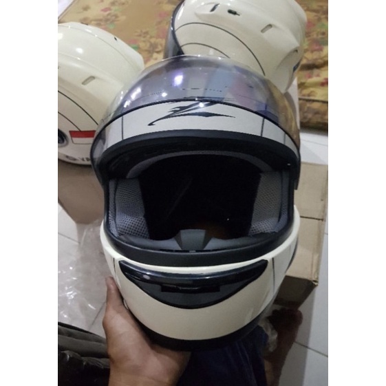 Helm Jupiter Z Bahan Ala Ala arai