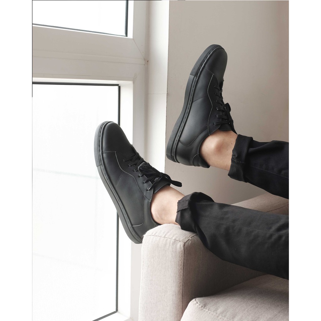 Sepatu Sneakers Kulit - Winshor - Helios - Black