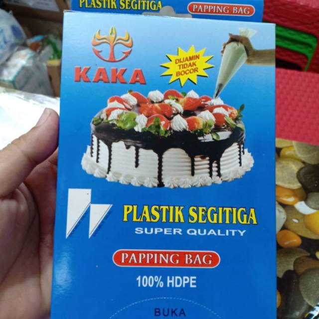

Plastik segitiga bening