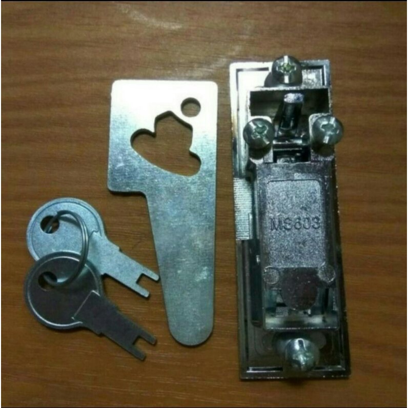 Penambahan kunci push / push lock untuk box panel