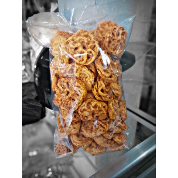 

Krupuk seblak pedas