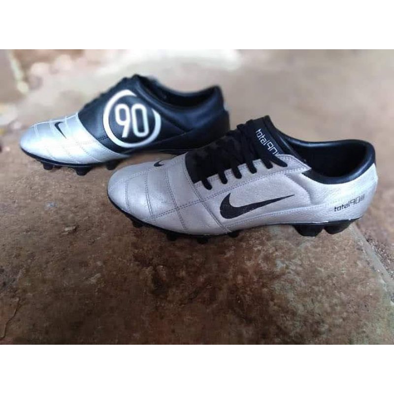 Sepatu bola nike clearance f90