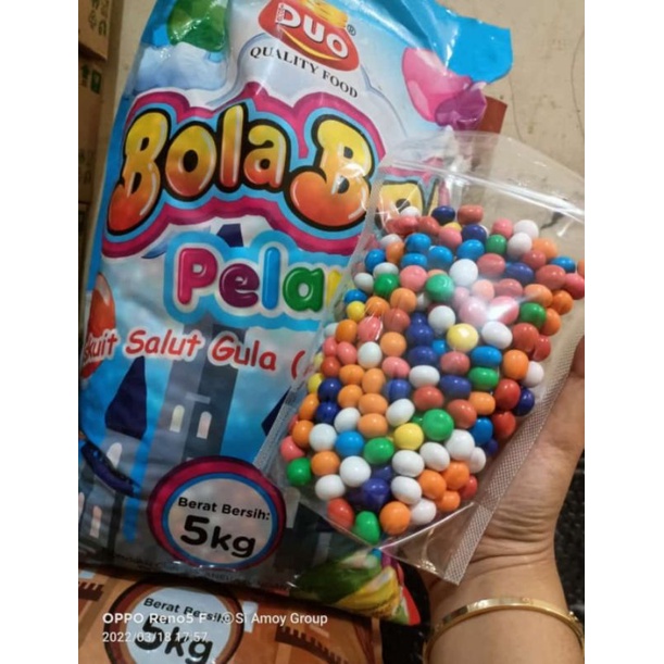 

coklat bola pelangi
