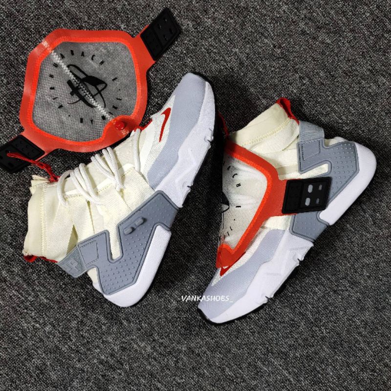 SEPATU PRIA NIKE AIR HUARACHE GRIPP SAIL WHITE TEAM ORANGE