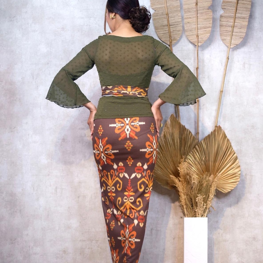 (KODE7) ONE SET KEBAYA JADI YORYU URAGIRI TROMPET+KAMEN MOSCREPE+SELENDANG-5