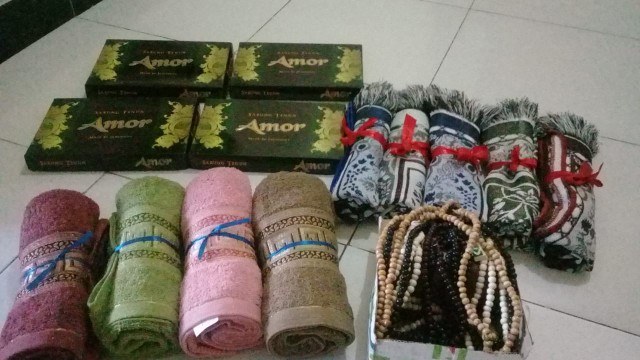 Rc Handuk Mandi Motif Salur/bunga Batik Tanggung Ukuran 50x100