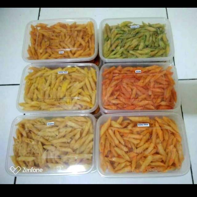 

keripik kulit lumpia / lumpia kering krispi / lumpring /lumpris gulung 200gr box