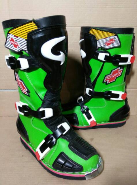 Sepatu cross gordons