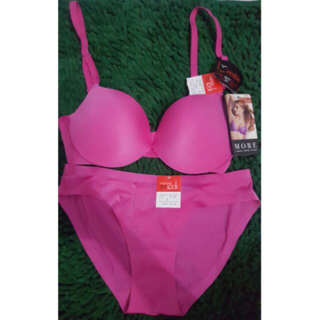 Wacoal Bra & Panty Set Sexy Look