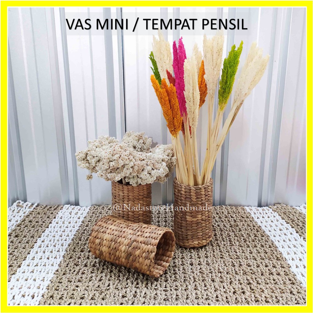 Vas bunga kering / Tempat Sendok Anyaman Enceng Gondok Tinggi 20 cm