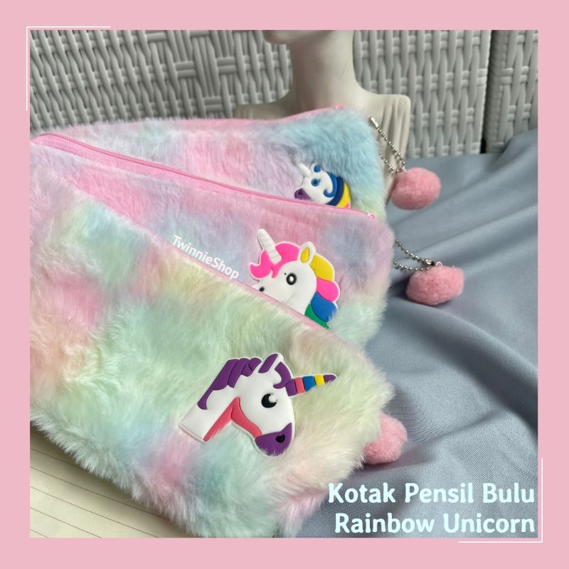 

Kotak Pensil Unicorn Plushie Logo Rainbow Bulu Lembut Rainbow Tempat Pensil Pen Karakter Gantungan Pompom Pink Pastel Murah Ready COD hadiah
