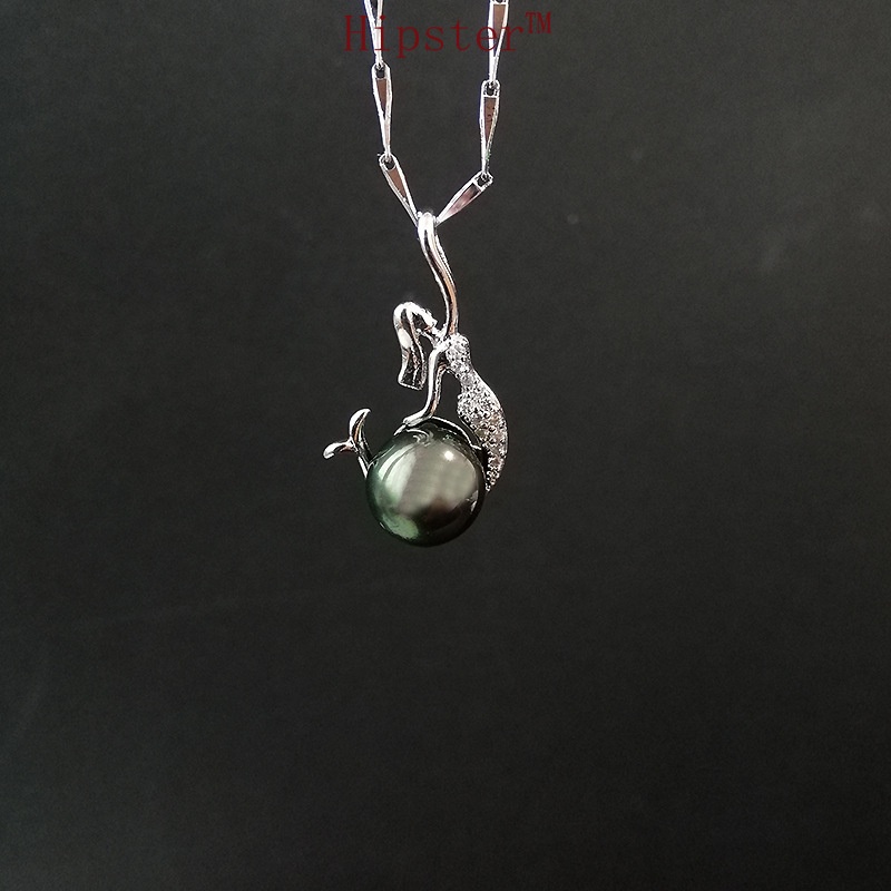 New Popular Mermaid Black Pearl Pendant Necklace