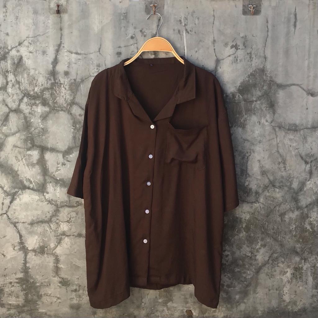 BOWLING - Oversized Shirt Hawai Kemeja Pantai Basic Polos Ukuran Besar Kancing Rayon Unisex-Coffee