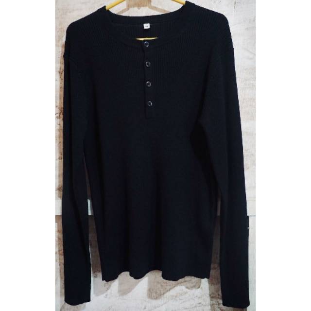 Kaos lengan panjang uniqlo