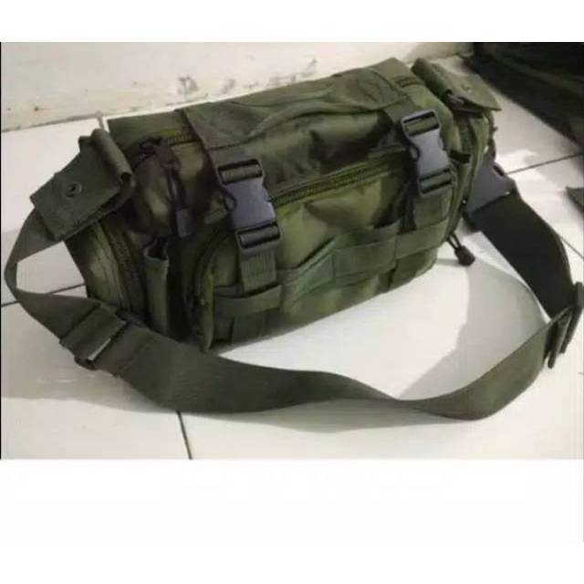 TAS SELEMPANG WARNA HITAM HIJAU