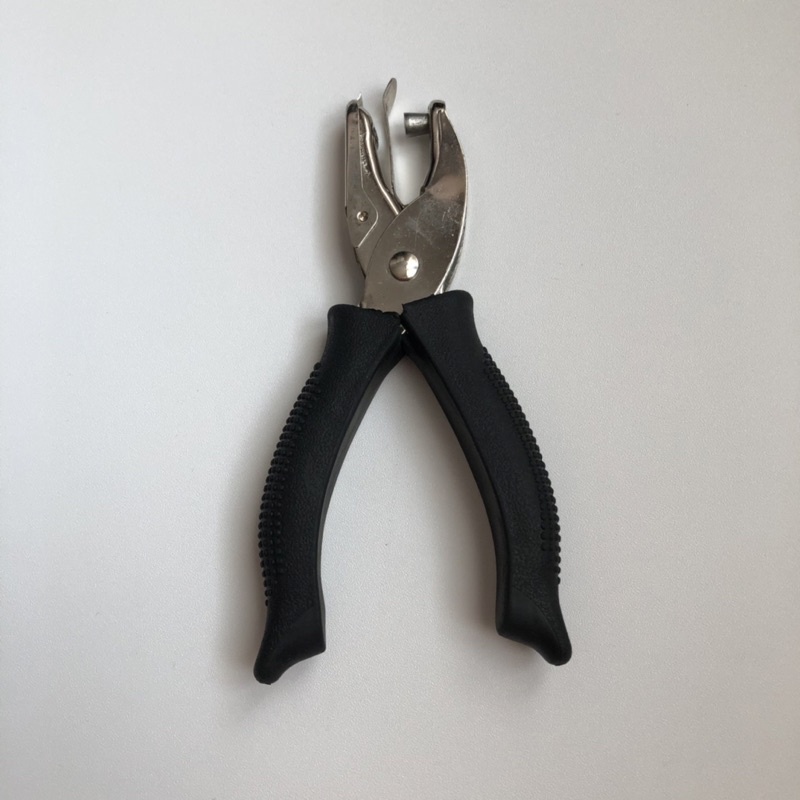 

Single hole punch