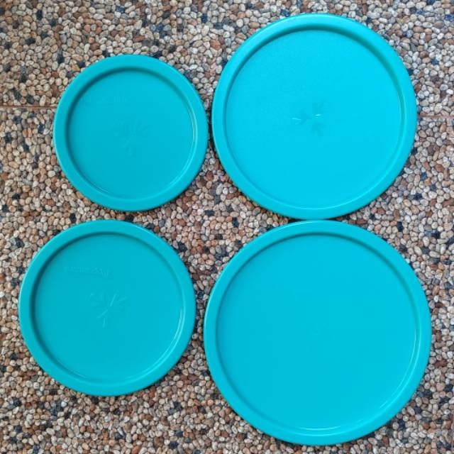 Seal Mosaic Canister