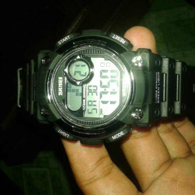 Jam tangan skemei