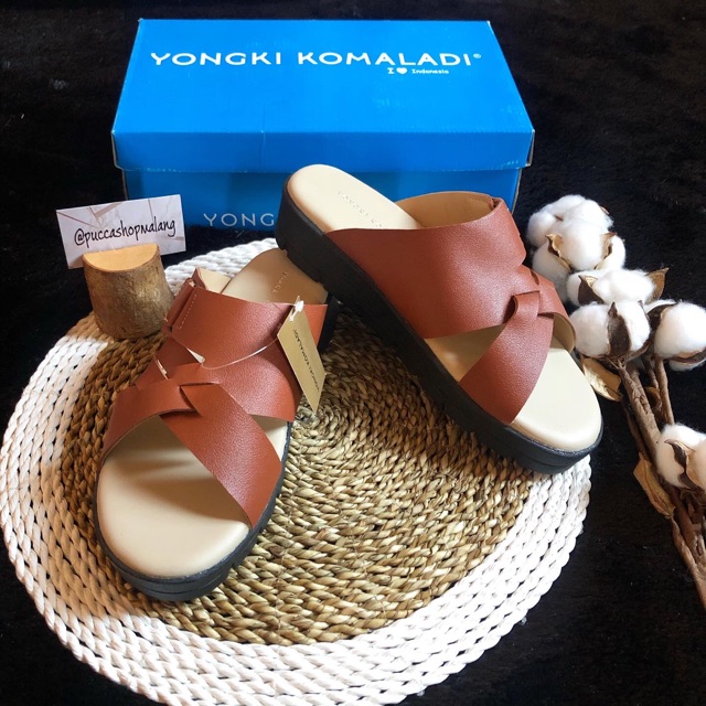 Sepatu Sandal  Wedges  Yongki Komaladi Original Murah  