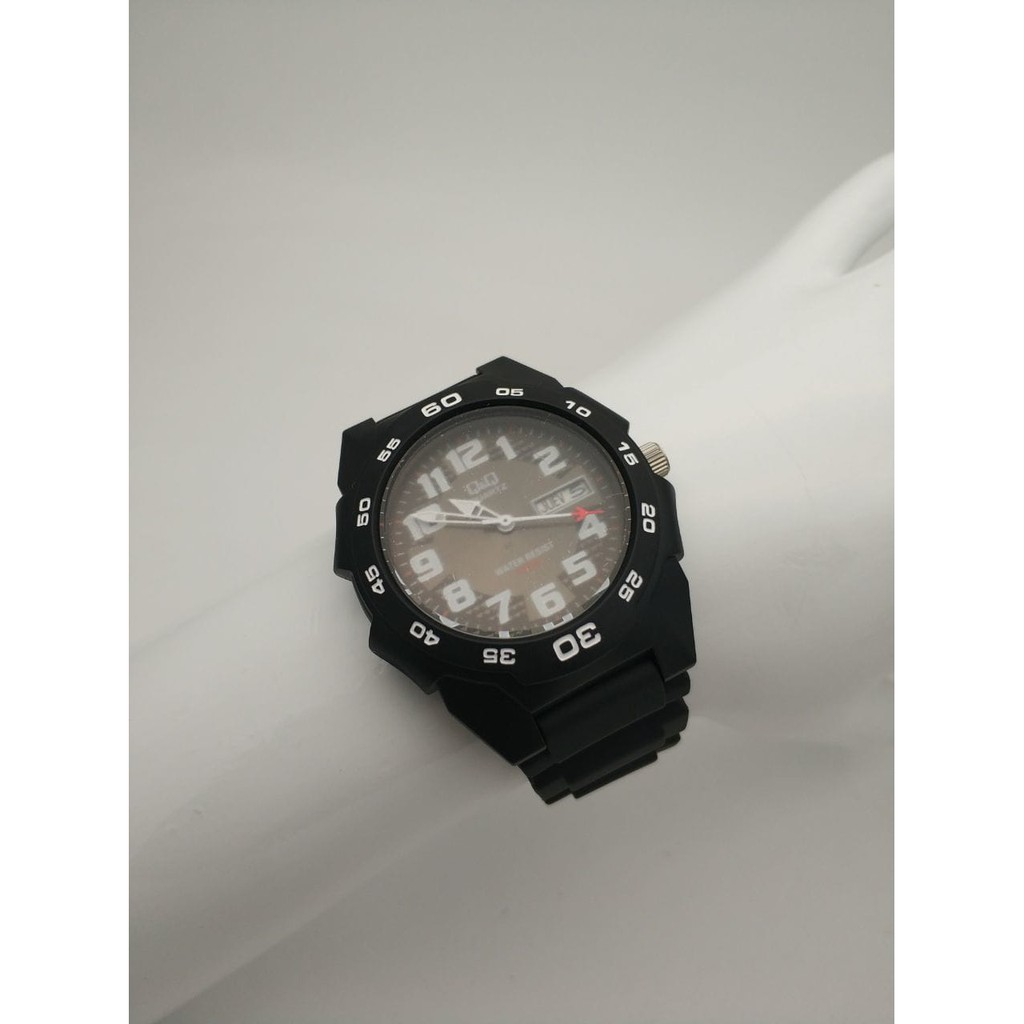 TOP PRODUK Q&Q QnQ QQ Jam Tangan Karet Hitam A170J004Y Original
