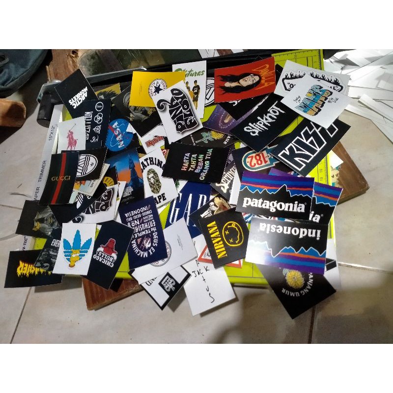 

Stiker Casual,band90s Bahan Kualitas Terbaik