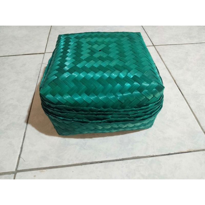 Besek Bambu warna Ukuran 18x18 Murah