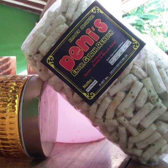 

Kerupuk LOMBOK IJO 250gr... kriuukk kriuukk pedas