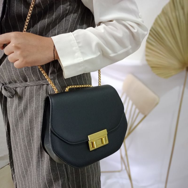 Slingbag Wanita Wilona Tas Selempang Cewek Perempuan Tali Rantai Terbaru IrvanBagshop