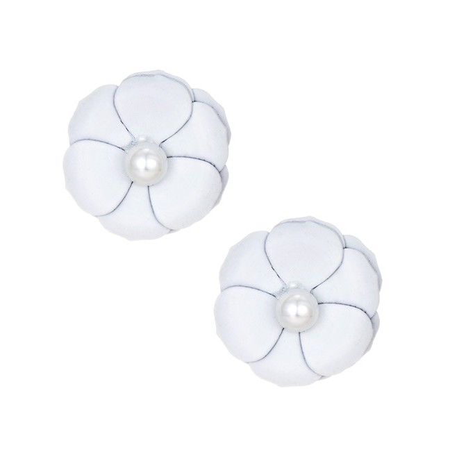 LRC Anting Tusuk Fashion White Alloy Pearl Flower Earrings F91824