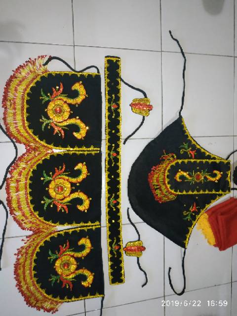 Kostum gandrung banyuwangi (basahan)