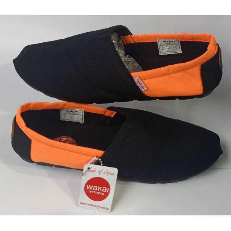 Sepatu Wakai Slip On Pria dan Wanita Original