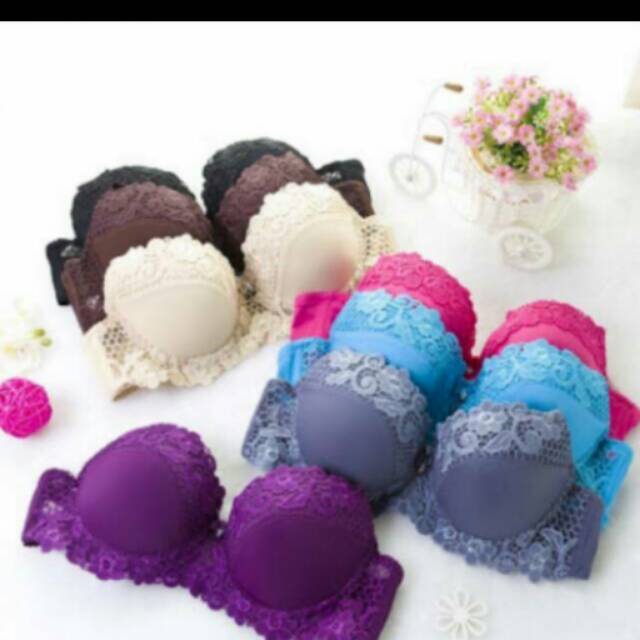 Bra cup motif bunga
