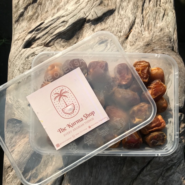 

Kurma Sukari / Kurma Raja /Kurma Murah / Kurma Ecer / Kurma Grosir