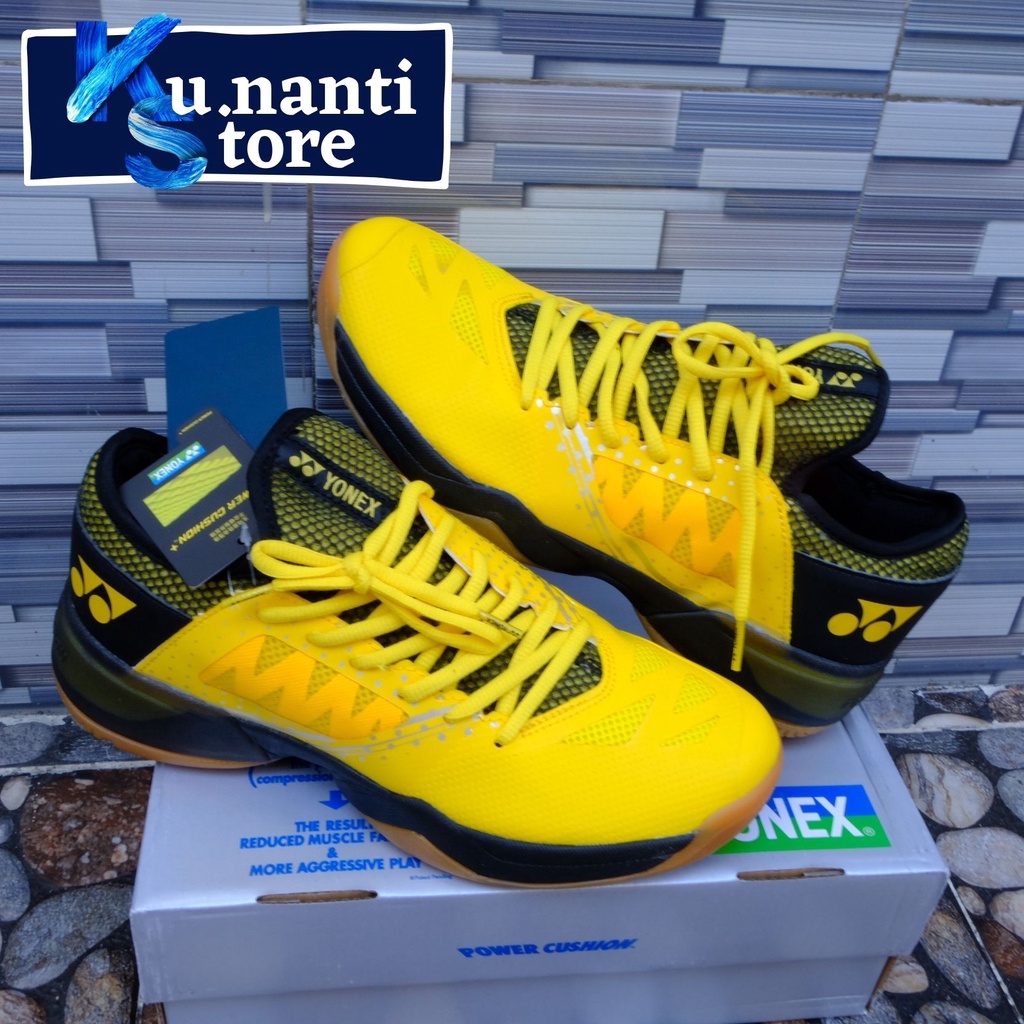 HOT PROMO SEPATU BULUTANGKIS YONEX COMPORT Z2 TEAM AERUS Z PUTIH BADMINTON