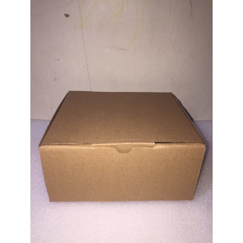 

kardus die cut 12x12x7,5 / 15x15x7,5 / 20x20x7,5 / 22x22x7 / kardus pizza / kardus pekanbaru