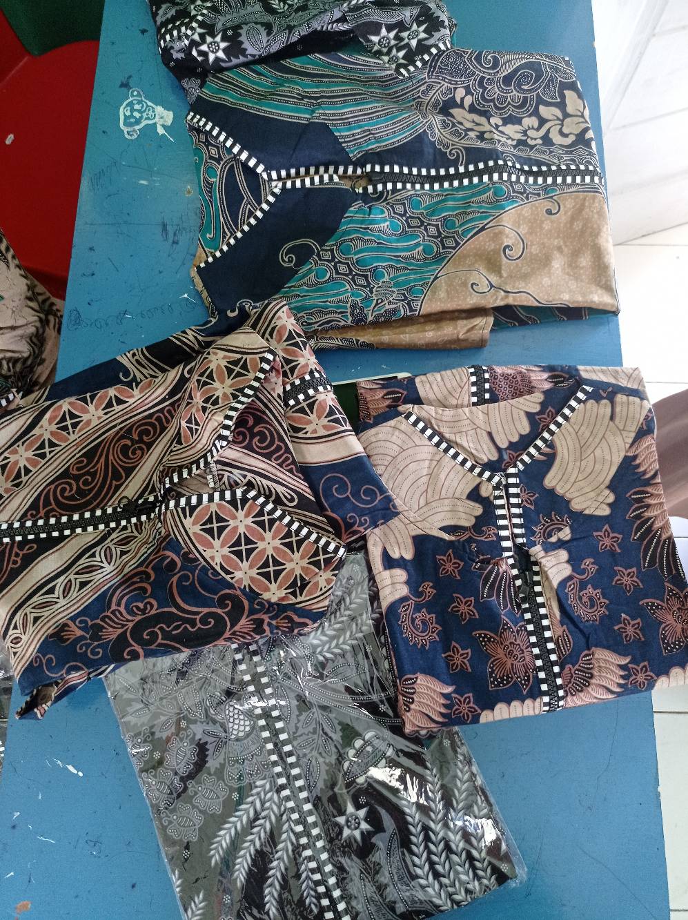 Batik Pria Wanita Lengan Panjang Batik Azmil Hrb026 Motif Keratonan Kode 002 Size M L Xl Xxl Reguler