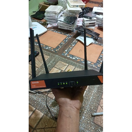TENDA W20E-AC1200 Wireless Hotspot Router