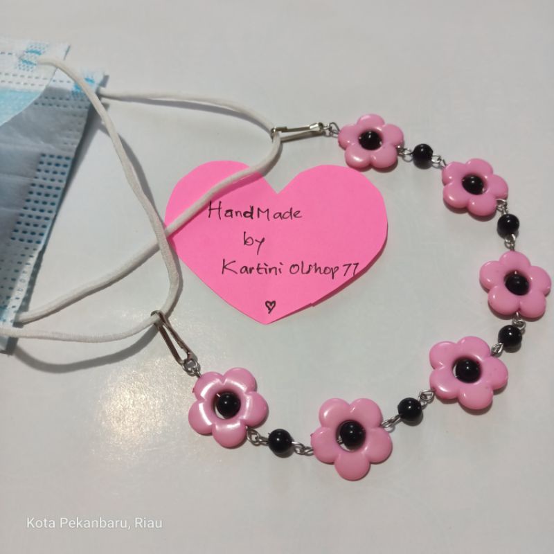 Konektor Masker Mutiara Bunga Seri Black Pink