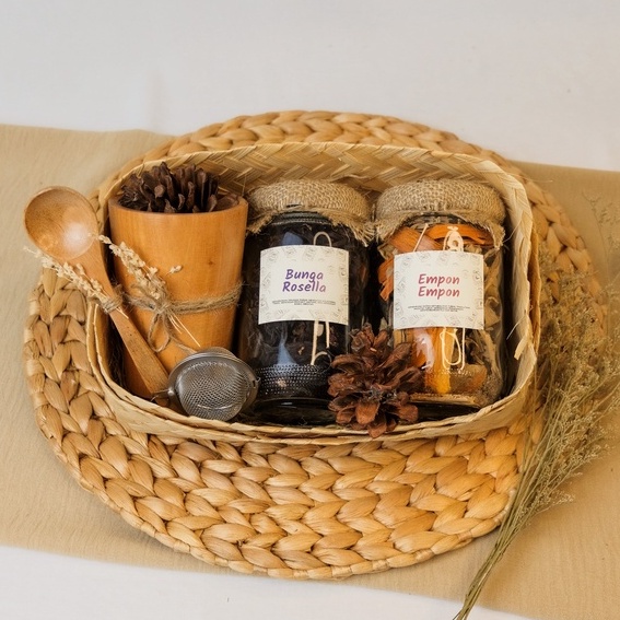 

AJENG / Hampers Wedangan / Hampers Minuman / Hampers Lebaran / Hampers Wedding / Kado Ulang Tahun / Hampers Ramadhan