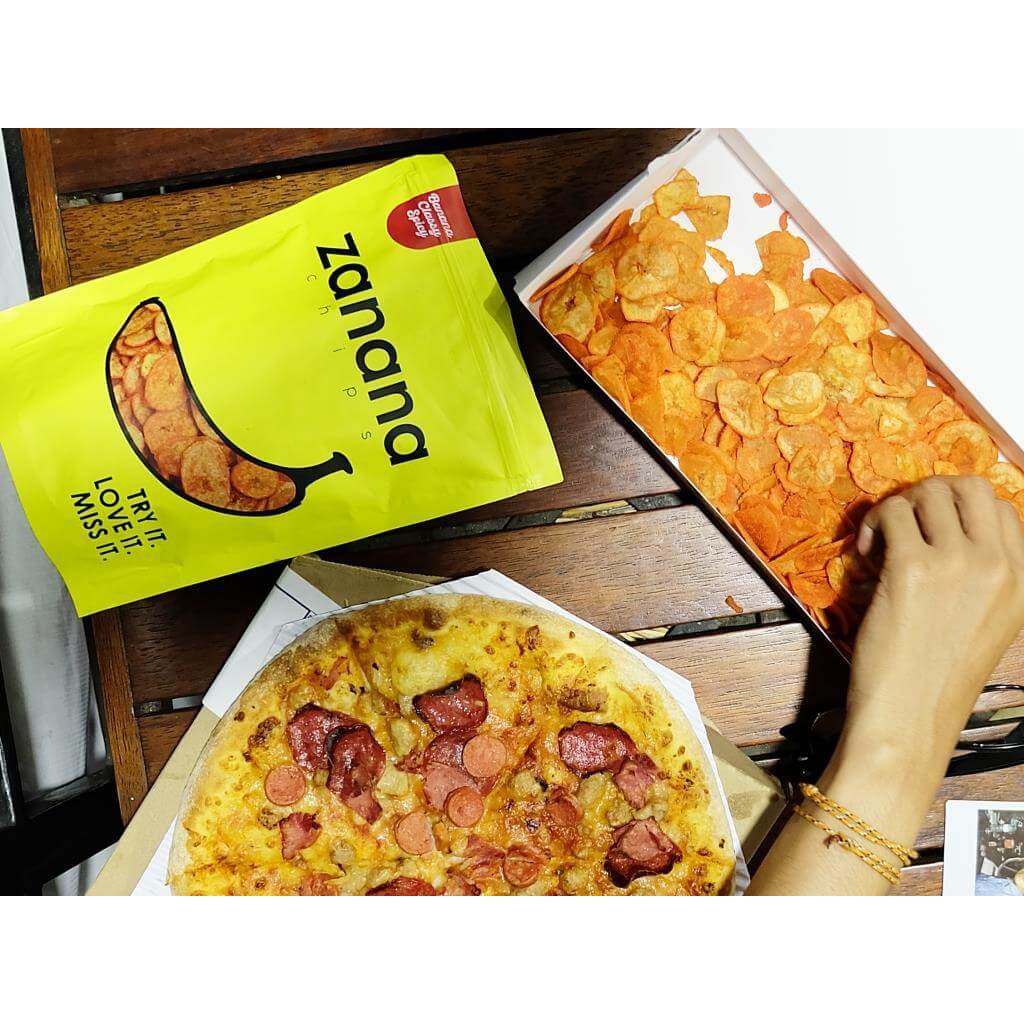 

MAKANAN RINGAN CEMILAN KEKINIAN SNACKS CHIPS BANANA ANEKA KERIPIK PISANG RASA SMOKED BEEF BY ZANANA