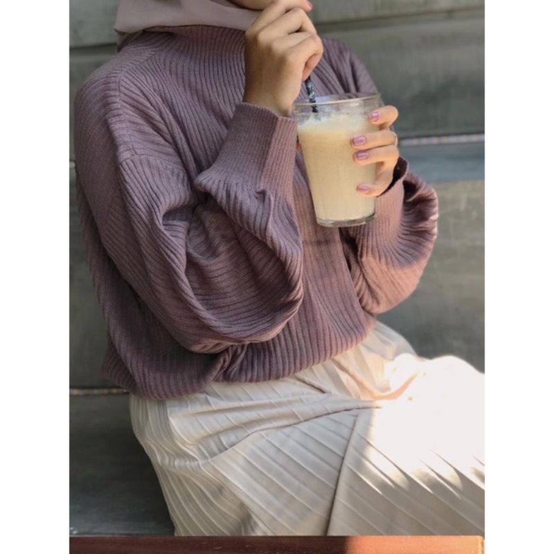 ARUMI BAYONETA SWEATER TURTLENECK OUTER WEAR TANGAN BALON- Atasan rajut Wanita Oversize tangan balon