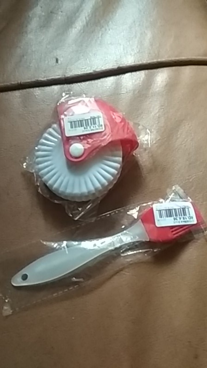 Redheat Pastry Wheel Roller Decorator Pizza Pie Crust Manual Shaping  Baking Tool