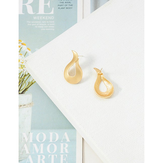 LRC Anting Tusuk Fashion Gold Matte Water Drops S925 Silver Earrings D30007